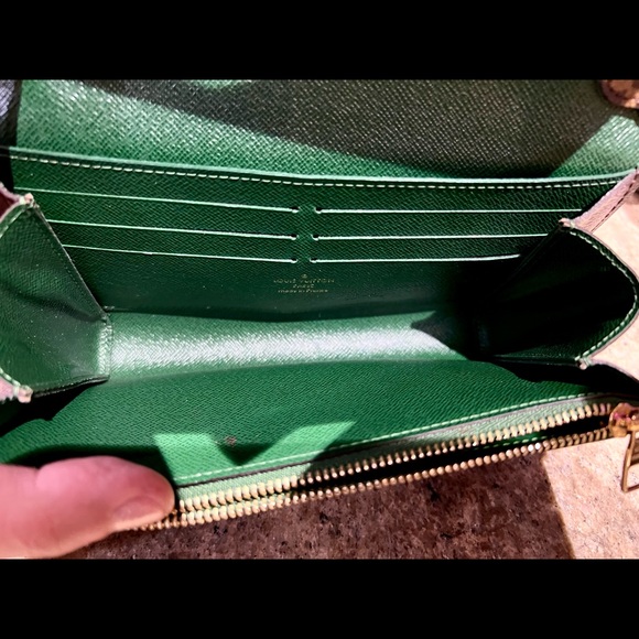 LOUIS VUITTON PALM TWIST MONOGRAM WALLET ON CHAIN - Picture 9 of 16